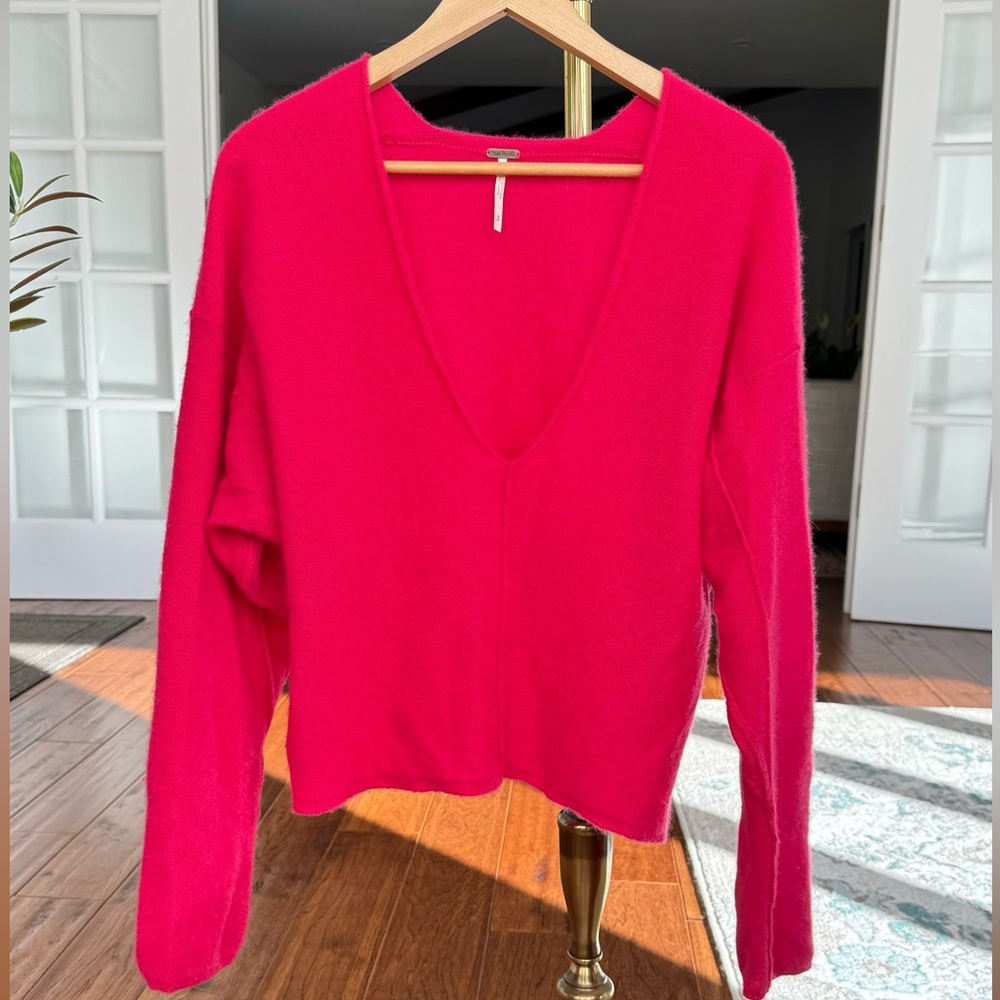 Free People Solitaire Cashmere V neck Sweater in gorgeous bright color size S - Picture 2 of 10